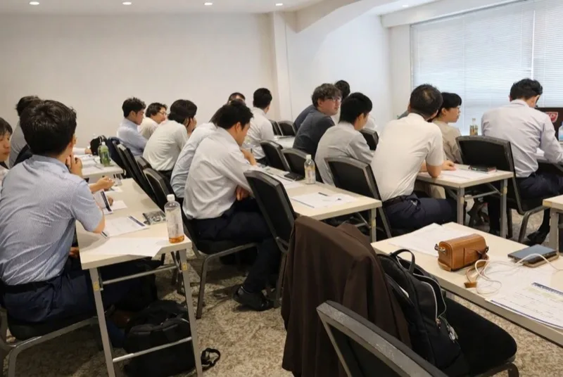 先輩社員向け研修の様子